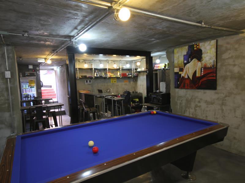 Time Travelers Party Hostel In Hongdae Seoel Buitenkant foto