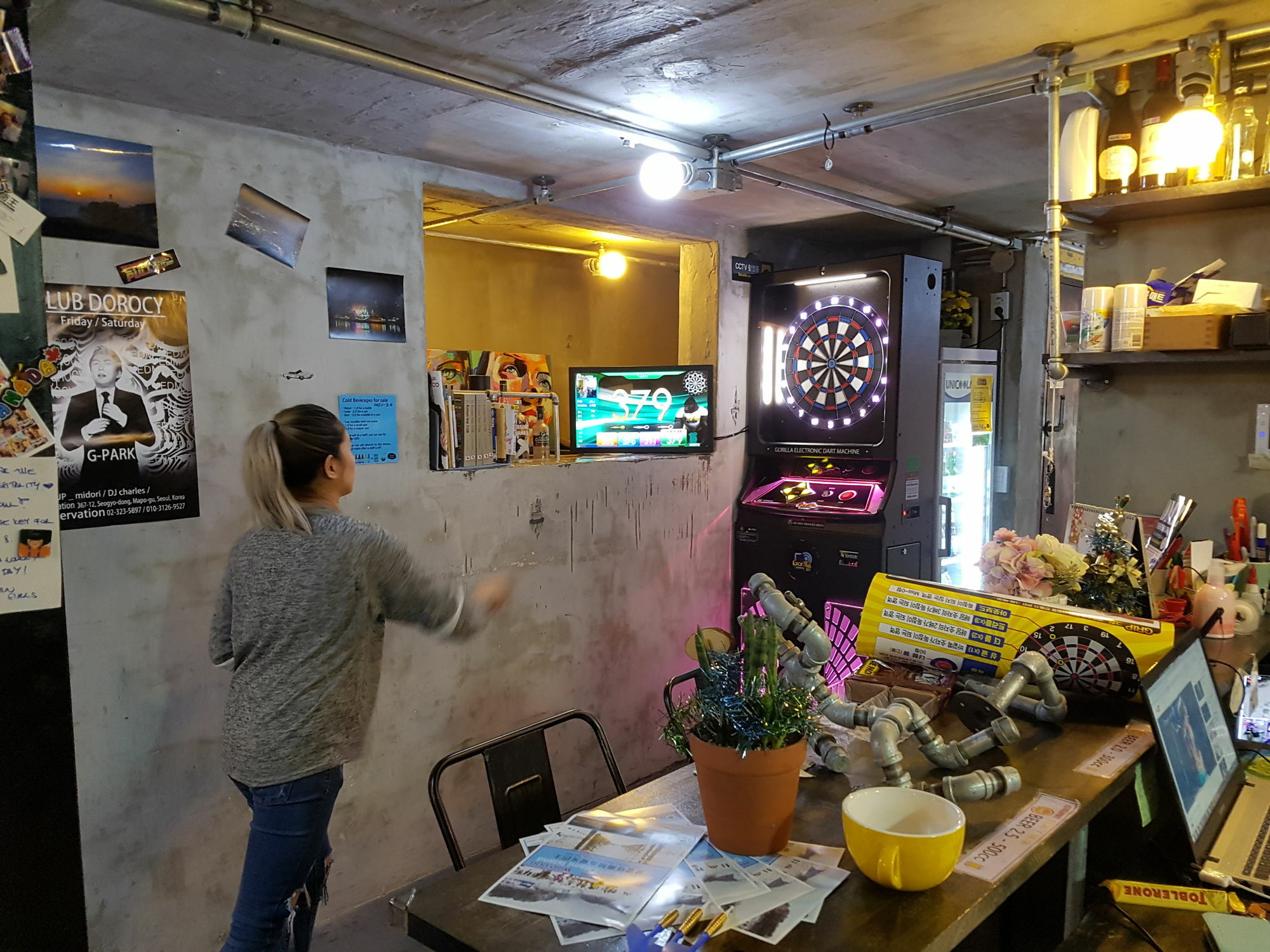Time Travelers Party Hostel In Hongdae Seoel Buitenkant foto
